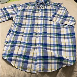 Short sleeve button down
